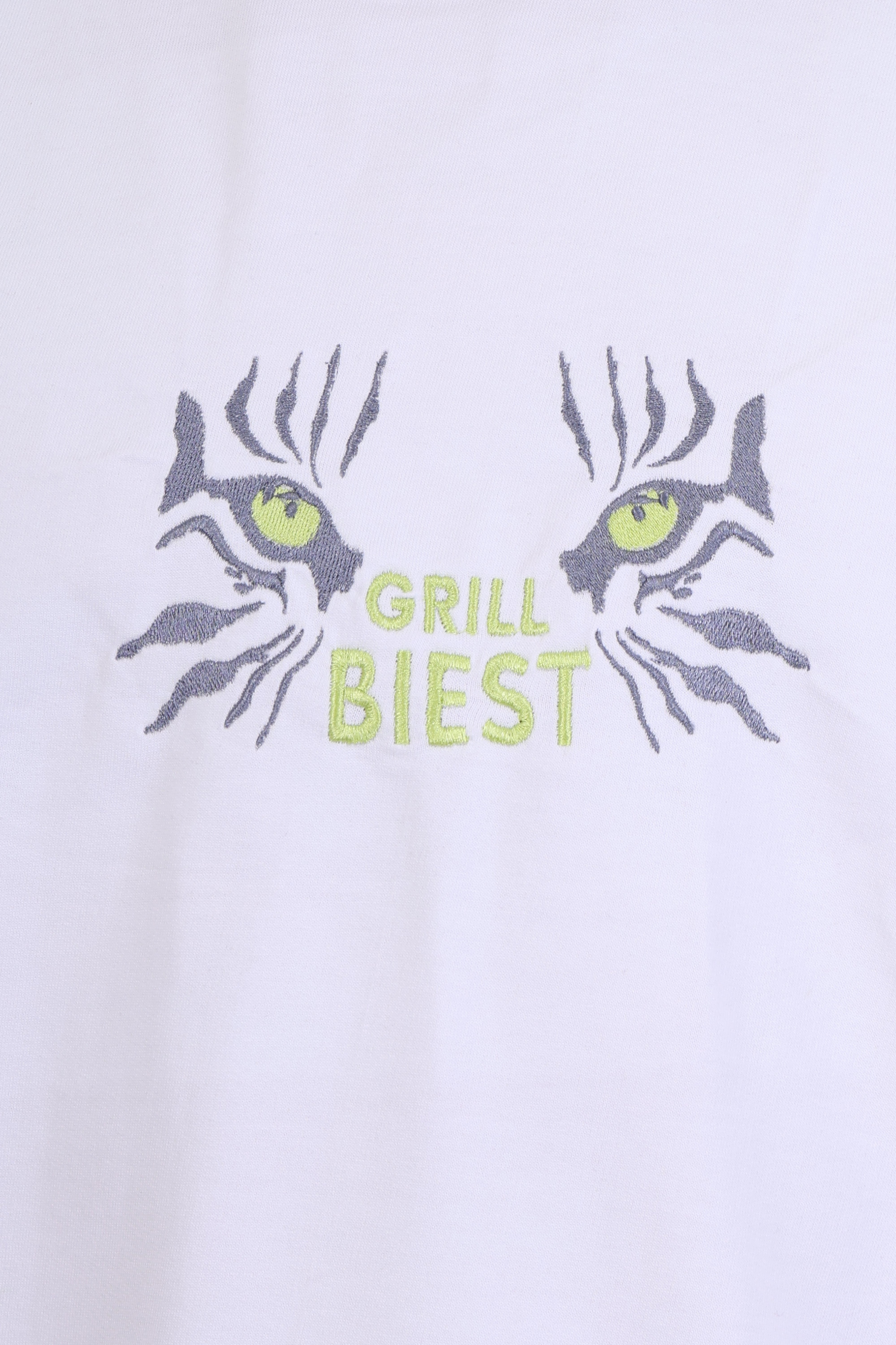 Men’s Oversized White Tiger Eyes Embroidered T-Shirt – “Grill Biest” | Pure Cotton Streetwear